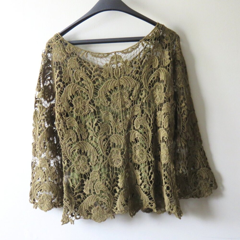 Adiva Lace Blouse with attached Camisole - Green Color - Size M - Like New